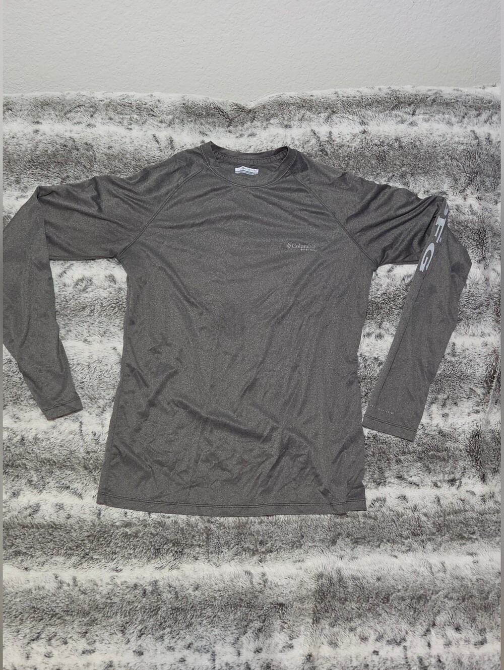 Columbia Men's Long Sleeve Tech Shirt - Charcoal Gray "M"